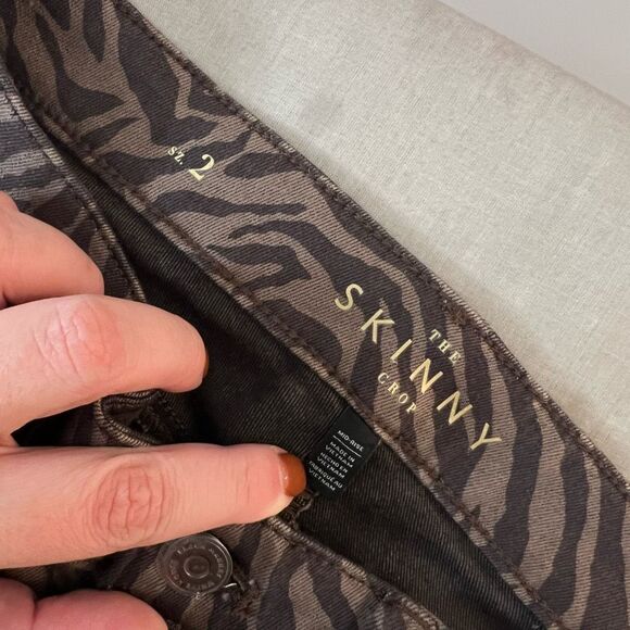 🔥🔥5 for $25🔥🔥 White House Black Market Animal Print Skinny Crop Pants Size 2 - Picture 9 of 13